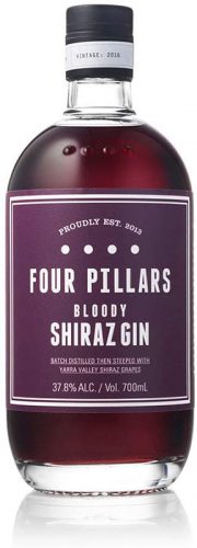 four-pillars-bloody-shiraz-dry-gin Der Four Pillar wird chargenweise destilliert und dann mit Shiraz Trauben aus dem Yarra Tal versetzt.