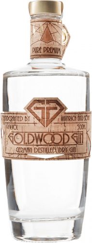 Im Inneren der Flasche befindet sich neben dem sommerlich-klassischen Dry Gin, auch 23-karätige, verzehrbare Goldflocken, die funkelnd durch die flüssige Köstlichkeit tanzen.