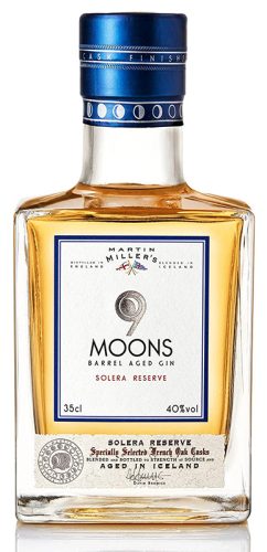 40% Reserve Gin / Aged Gin in einer eleganten Flasche mit einem Royal blauen touch - Matrin Miller's 9 Moons Gin.
