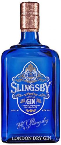Der preisgekrönte London Dry Gin wird mit 42% vol. und Regionalen Botanicals in einer blauen Glasflasche abgefüllt.