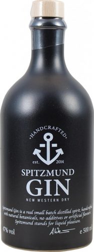 Hergestellt in einer kleinen Manufaktur in Schleswig-Holstein, durch echte Handarbeit und frischen Botanicals.