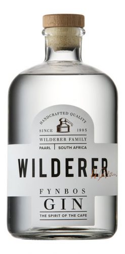 Optisch überzeugt der hervorragende, handcrafted Dry Gin durch seine schlichte und minimalistische Eleganz.